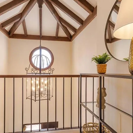 Surrounded By Stunning Views -5 Bedrooms Villa