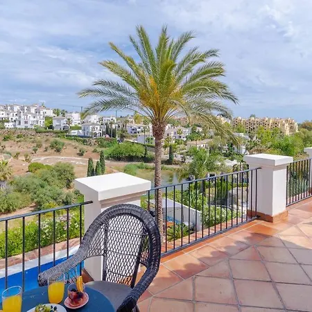 Surrounded By Stunning Views -5 Bedrooms *
