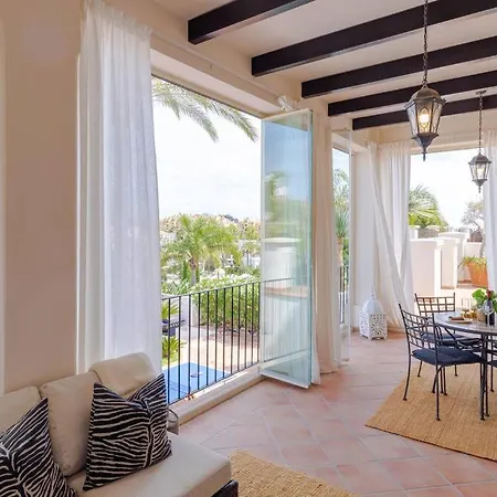 Surrounded By Stunning Views -5 Bedrooms *