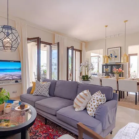 Surrounded By Stunning Views -5 Bedrooms