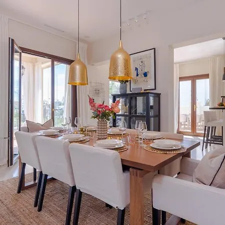 Villa Surrounded By Stunning Views -5 Bedrooms *