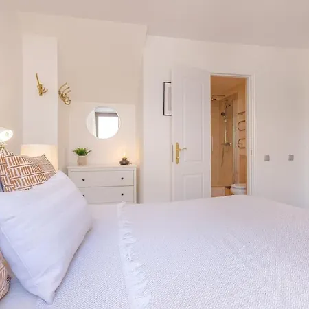 Surrounded By Stunning Views -5 Bedrooms * Estepona