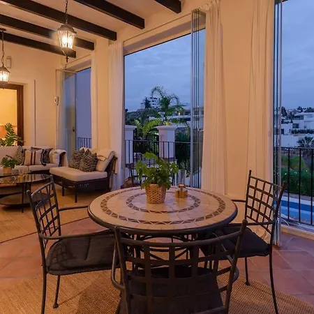Surrounded By Stunning Views -5 Bedrooms Villa *